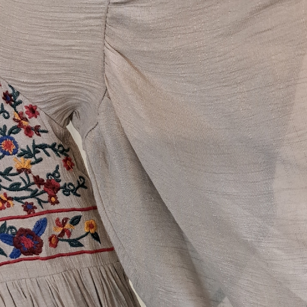 Umgee Gray Floral Embroidered Blouse - Picture 3 of 6